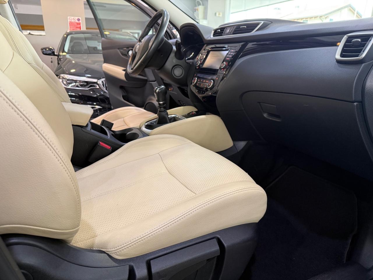 Nissan Qashqai 1.5 dci Tekna 110cv TETTO+CAMERE 360°