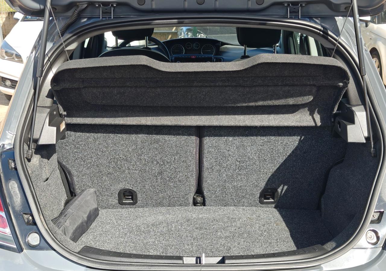 Lancia Ypsilon 0.9 TwinAir 85 CV 5 porte Metano Ecochic Elefantino