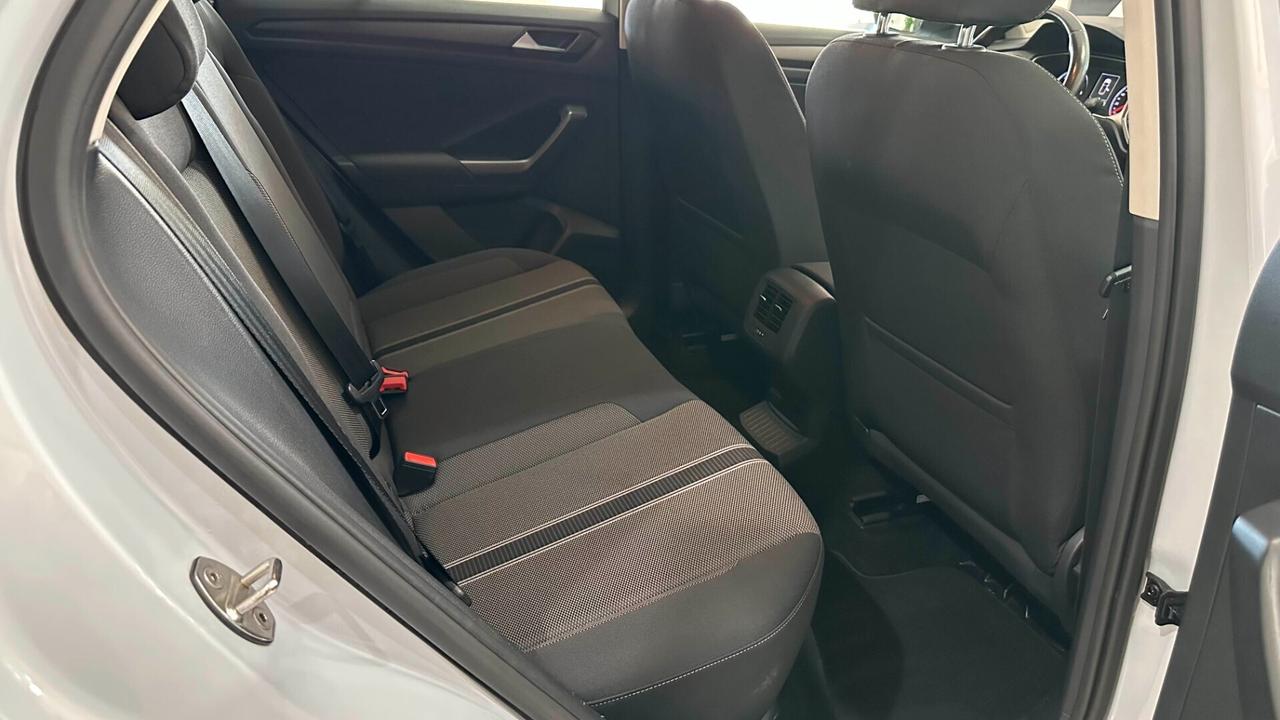 Volkswagen T-Roc 1.6 TDI SCR Business BlueMotion Technology