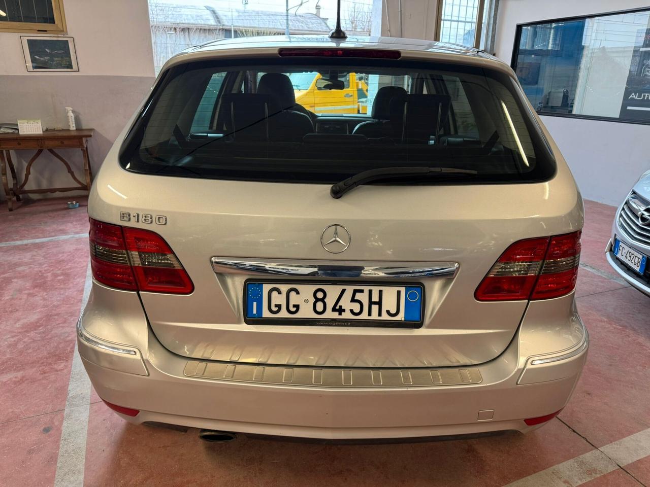 Mercedes-benz B 180 Per neopatentati