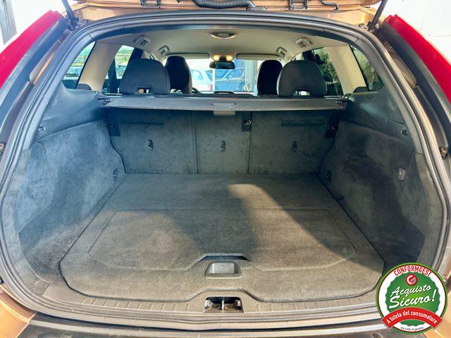 VOLVO XC60 2.4 D AWD Momentum