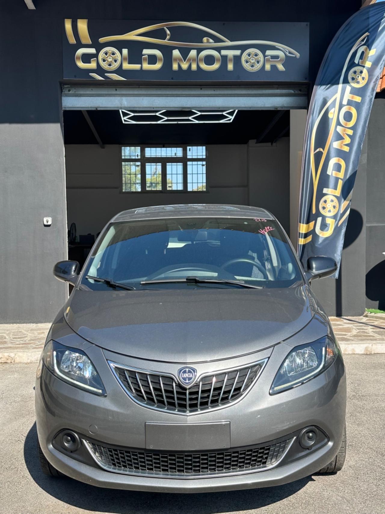 Lancia Ypsilon 1.0 FireFly 5 porte S&S Hybrid Silver