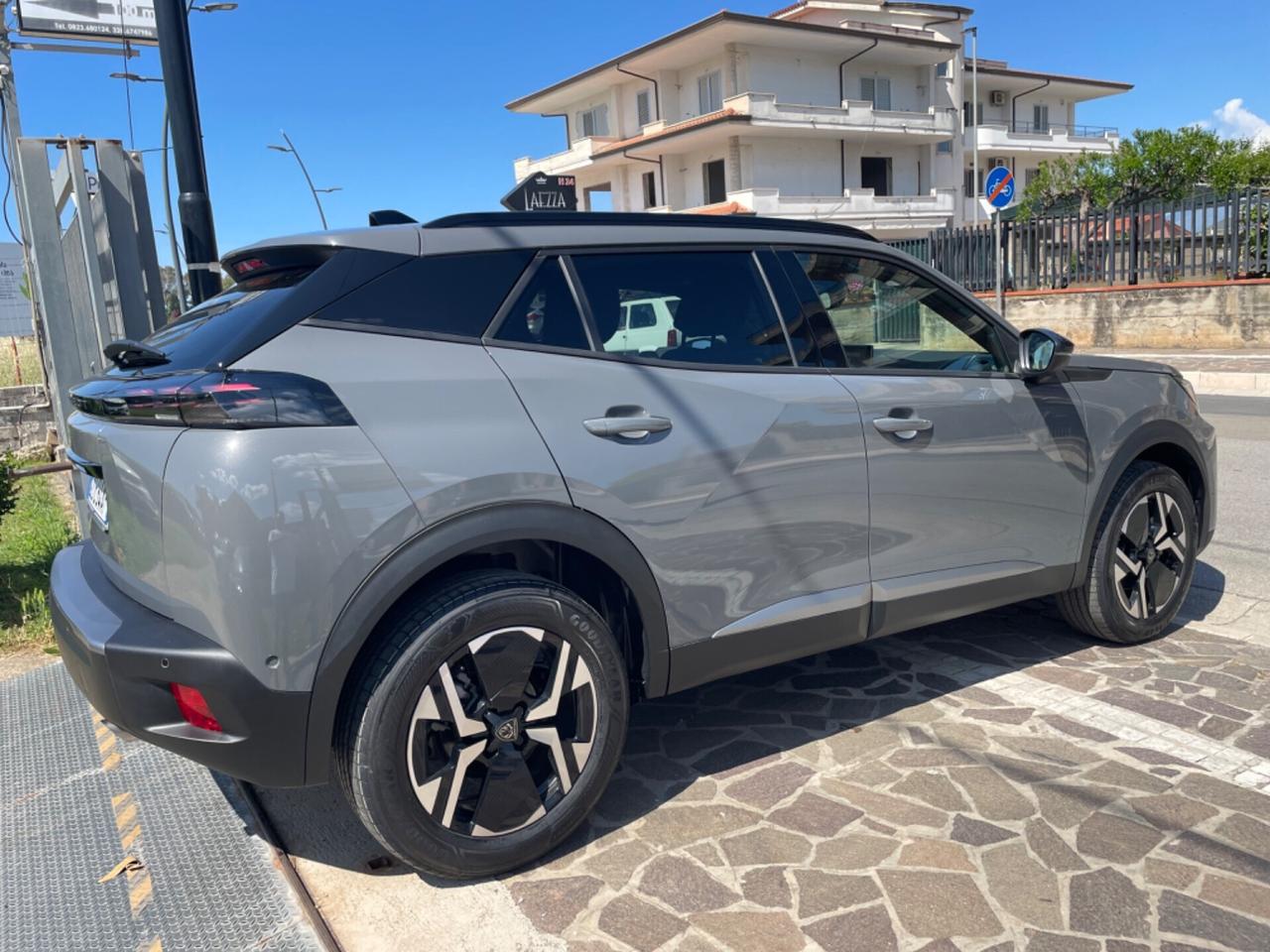 Peugeot 2008 PureTech 100 S&S Allure