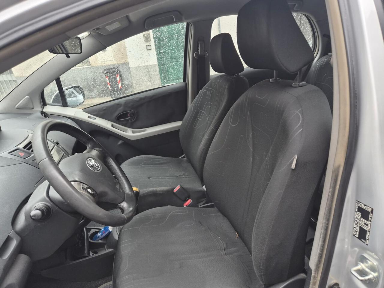 Toyota Yaris 1.0 5 porte