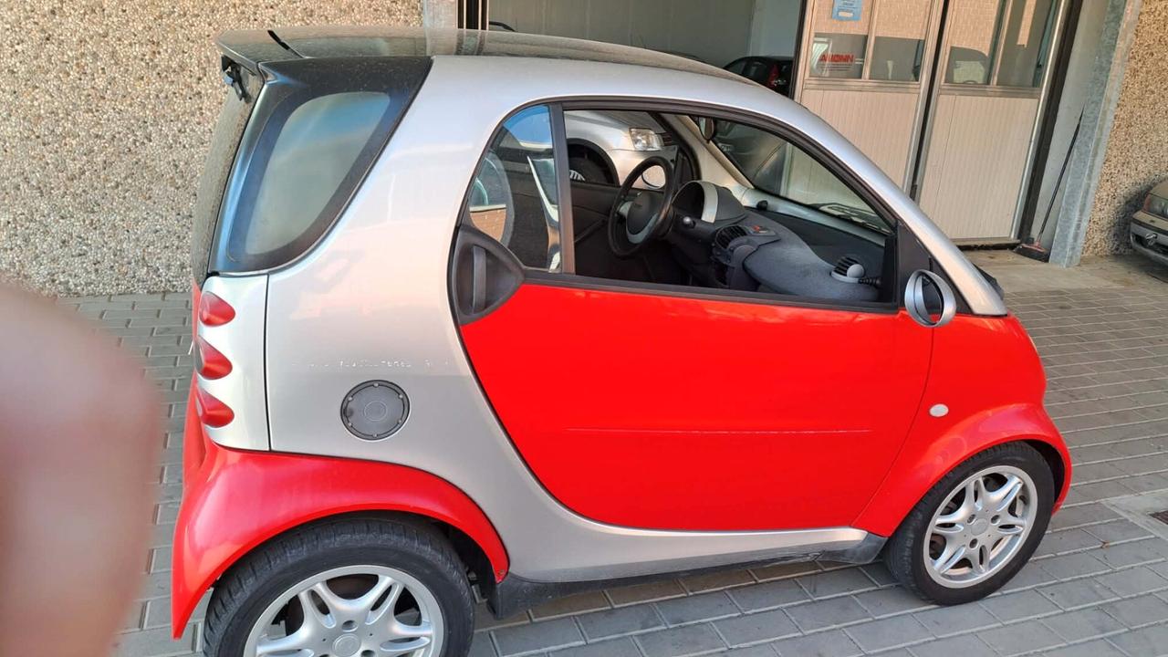 Smart ForTwo 700 coupé pure (45 kW)