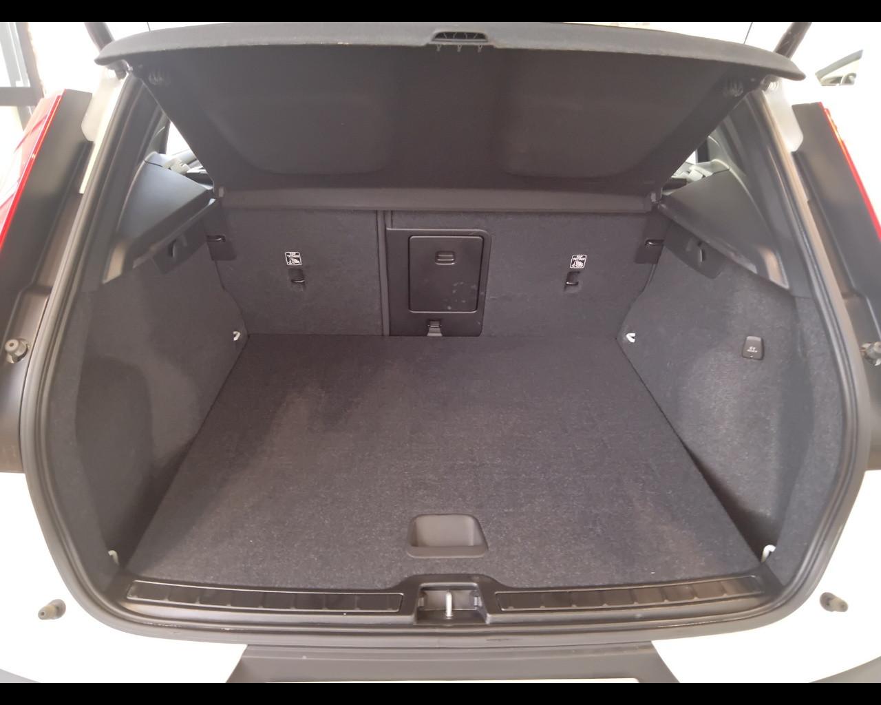 VOLVO XC40 - XC40 1.5 t2 Momentum Pro my21