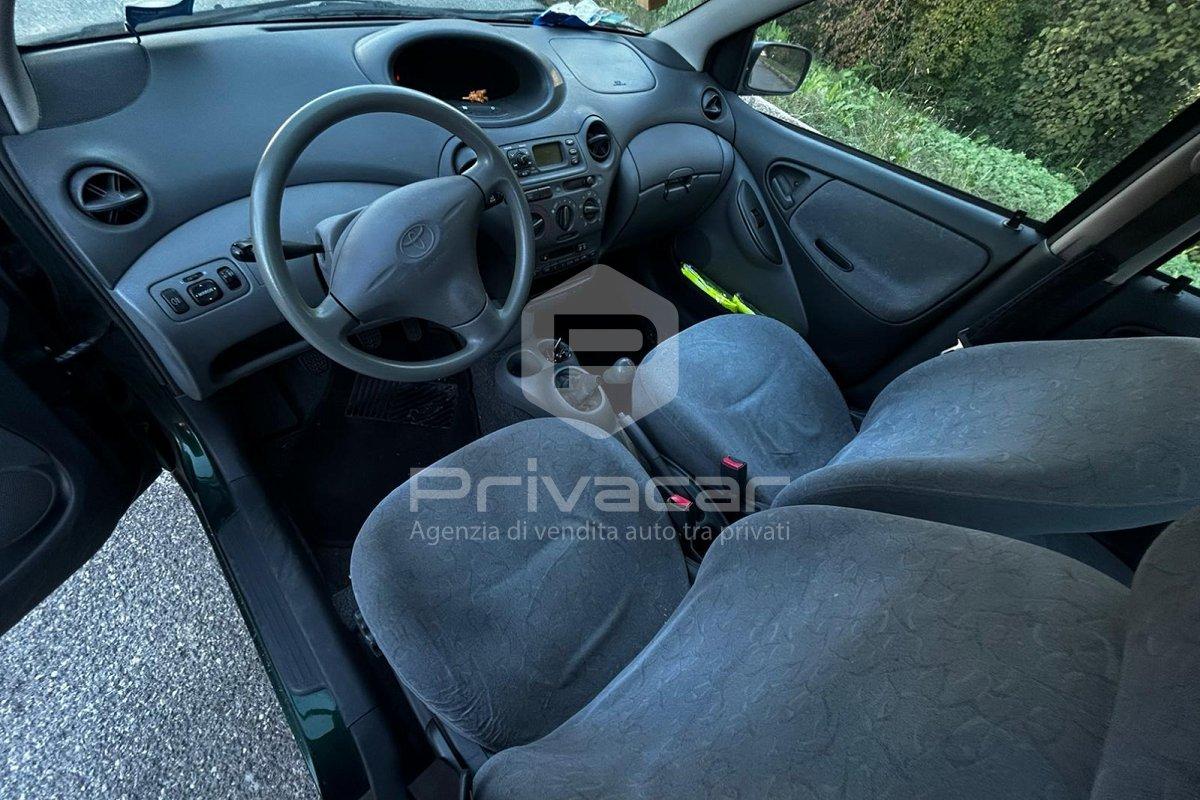 TOYOTA Yaris 1.0i 16V cat 5 porte