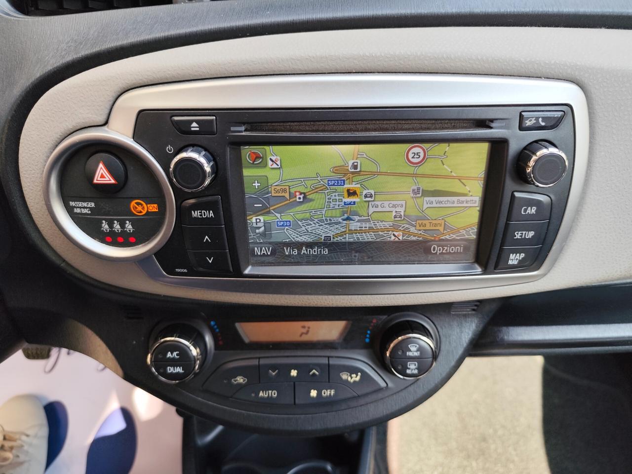 Toyota Yaris 1.4 D-4D 90CV DIESEL NAVI