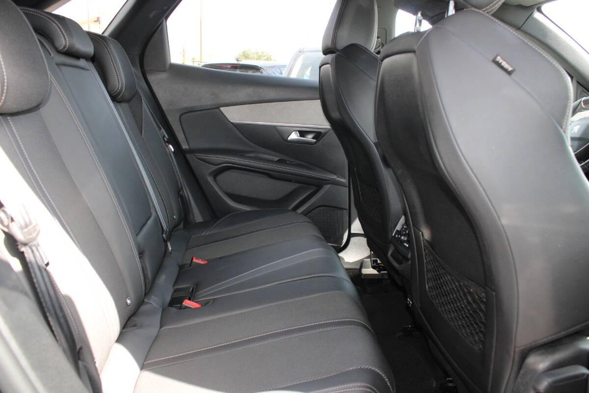 Peugeot 3008 II 1.5 bluehdi GT s&s 130cv eat8 Con TELECAMERA & NAV