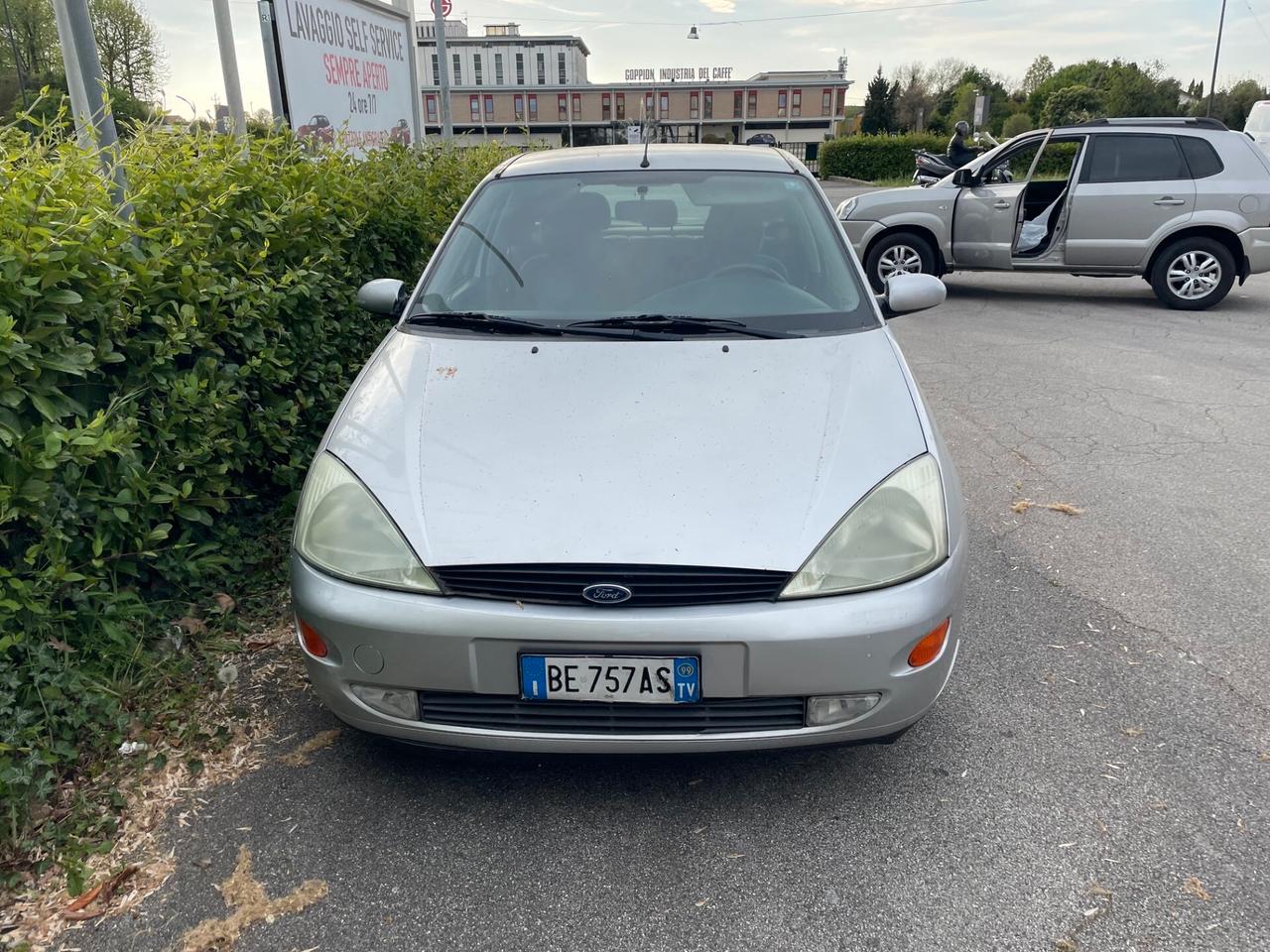 Ford Focus 1.6i 16V cat 5p. Ambiente