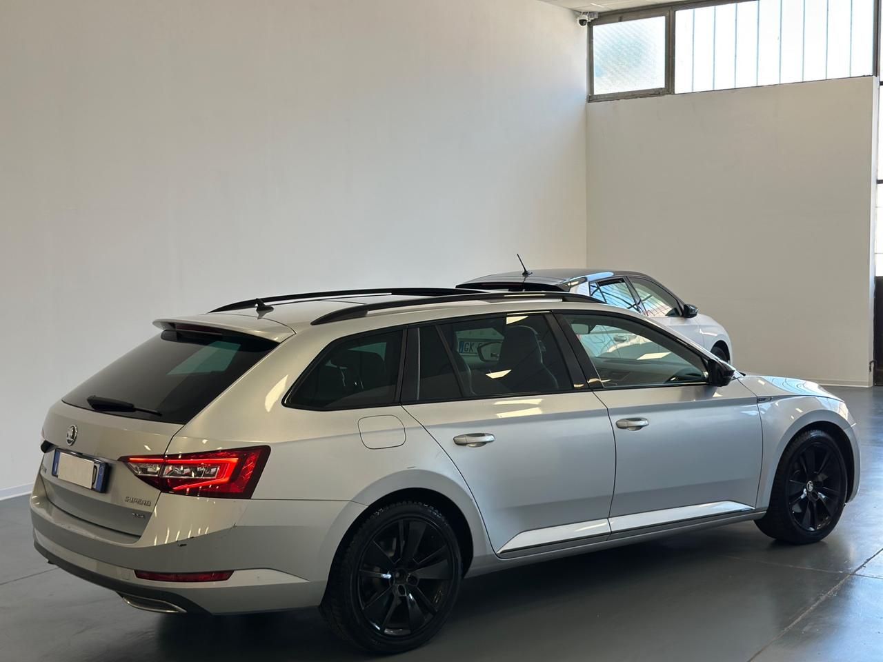 Skoda Superb 2.0 TDI 190 CV SCR DSG 4x4 Wagon SportLine
