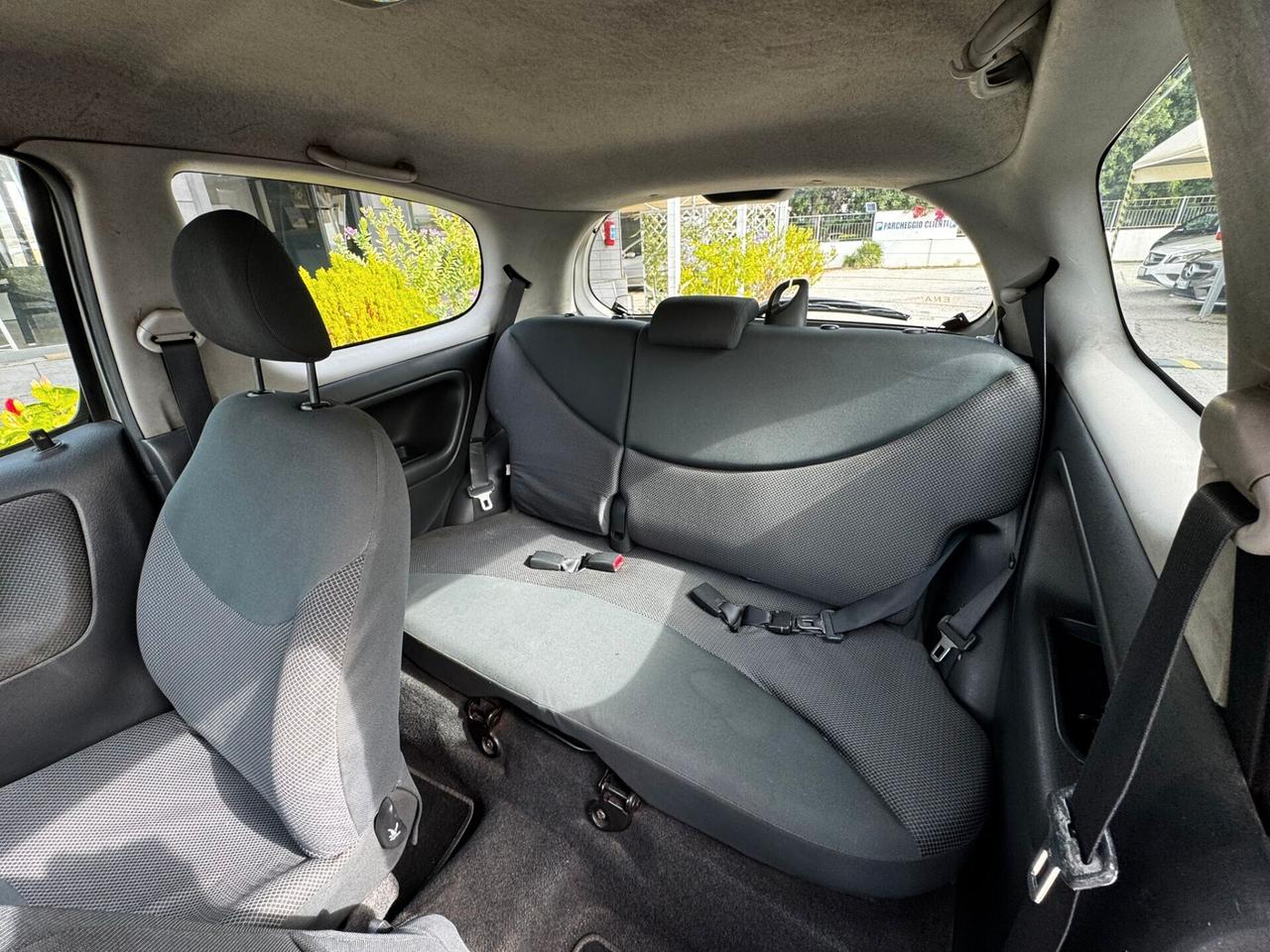 Toyota Yaris 1.0i 16V cat 3 porte Sol