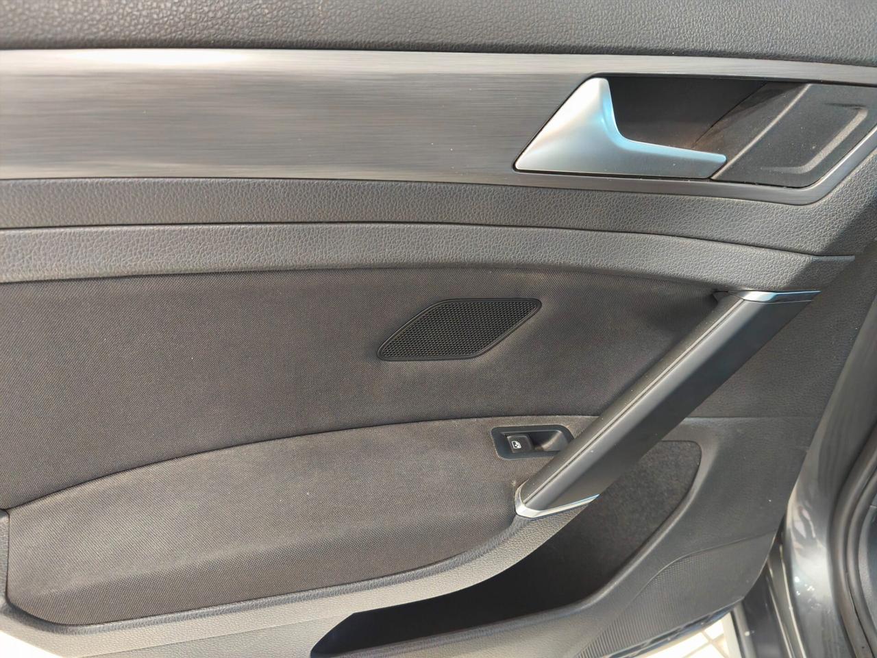 Volkswagen Golf VW 1.5 TGI DSG Blue Emotion