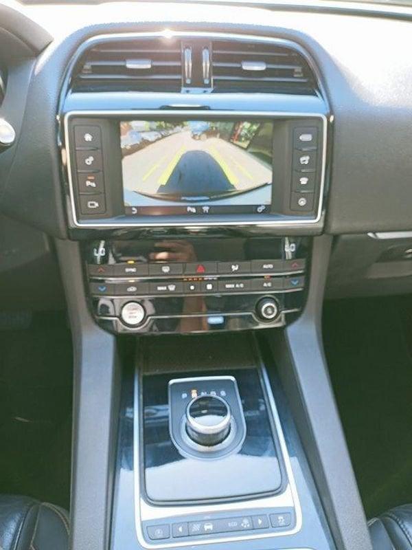 Jaguar F-Pace 2.0d i4 Prestige awd 180cv auto my18 2.0 D I4 180cv Prestige AWD Auto