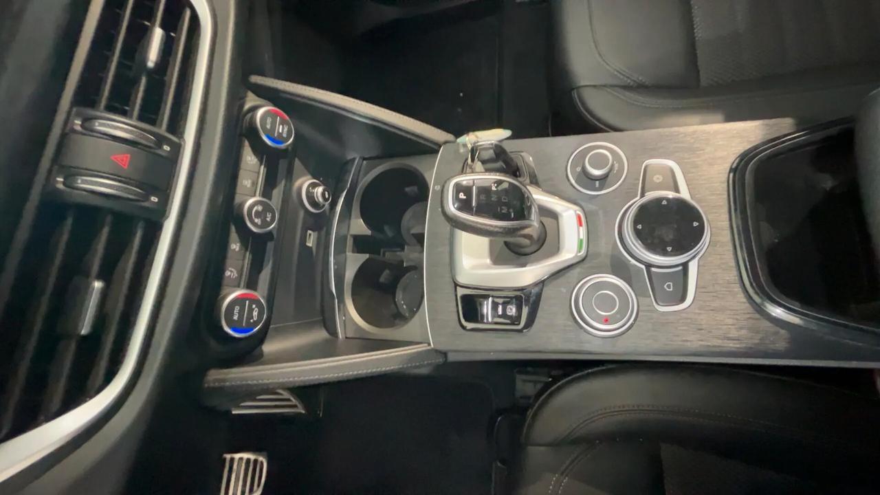 Alfa Romeo Stelvio 2.2 Turbodiesel 160 CV AT8 RWD Super Business
