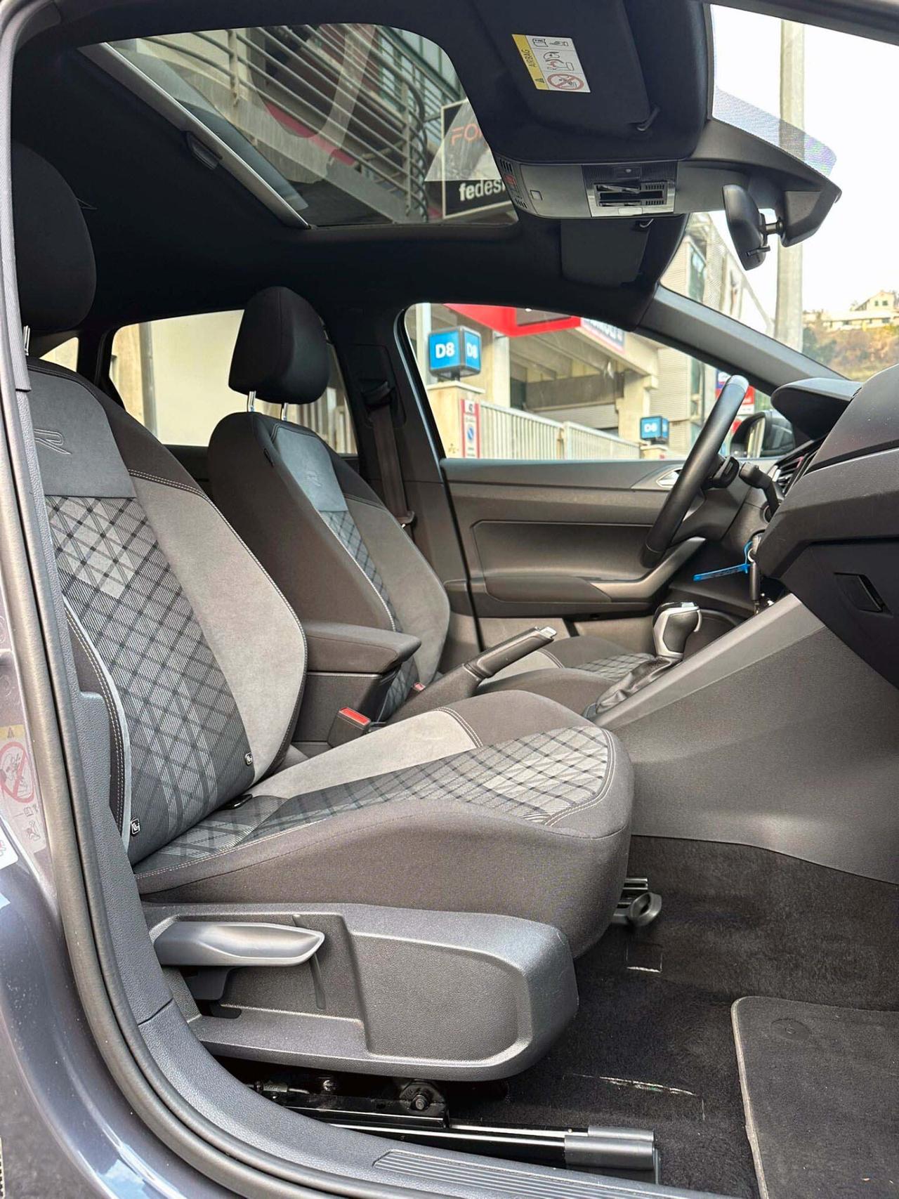 Volkswagen Taigo 1.0 TSI 110 CV DSG R-Line Tetto Apribile