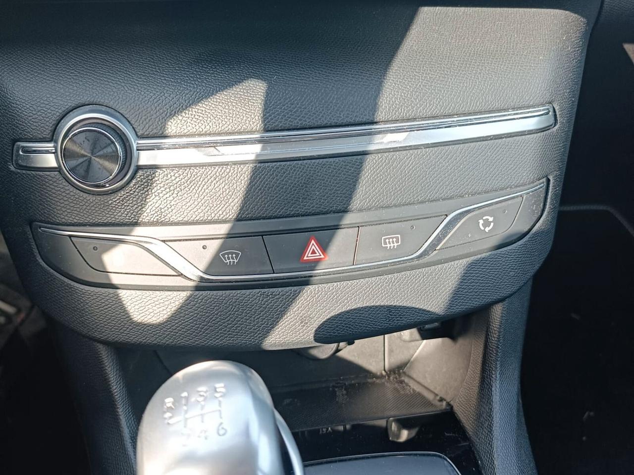 Peugeot 308 BlueHDi 100 S&S Style