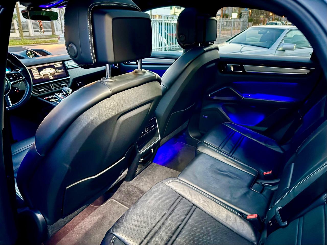 PORSCHE CAYENNE COUPE 3.0 462cv E-HYBRID FULL (PERMUTO)