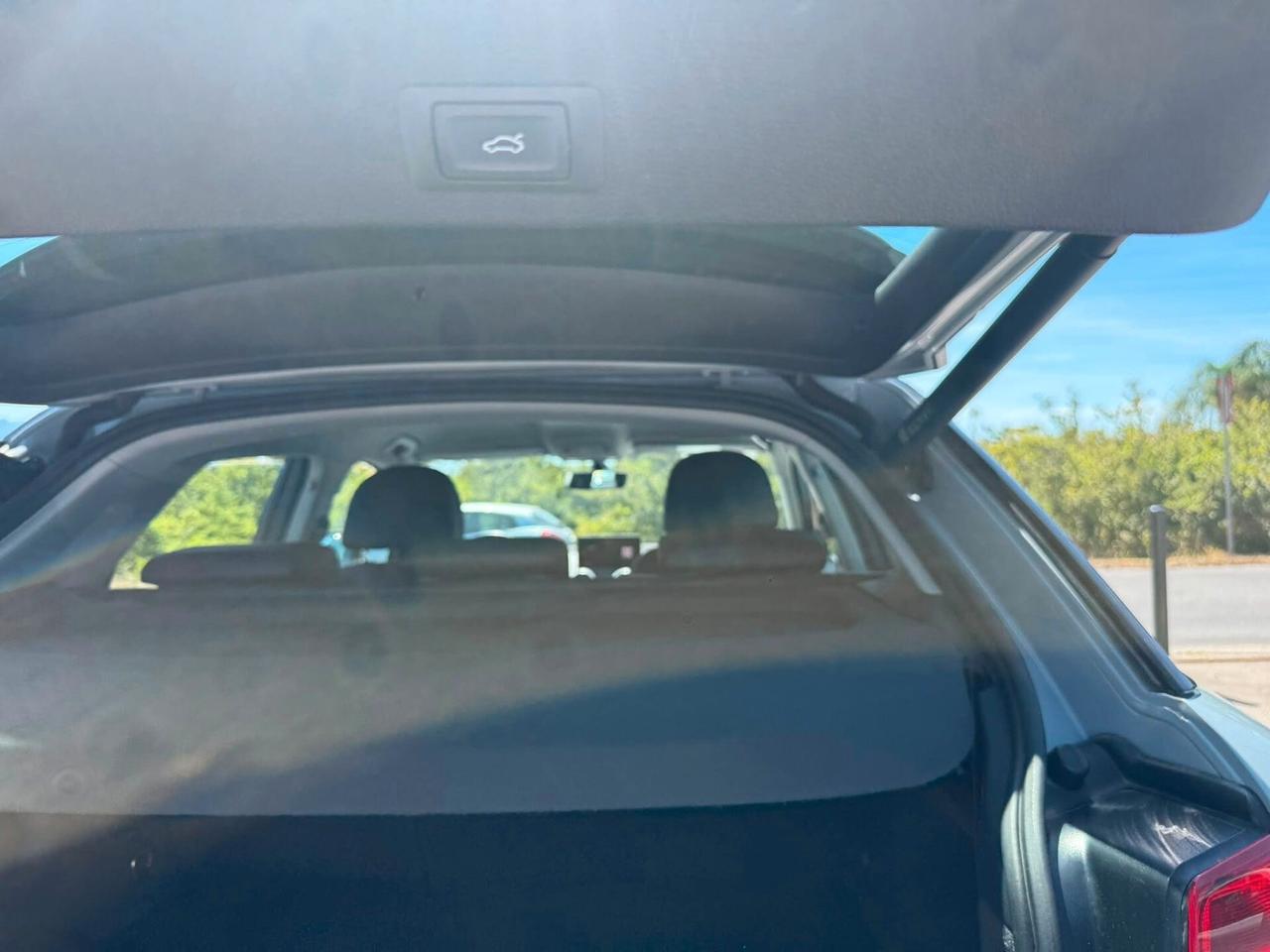 Audi Q2 30 TDI cockpit led camera