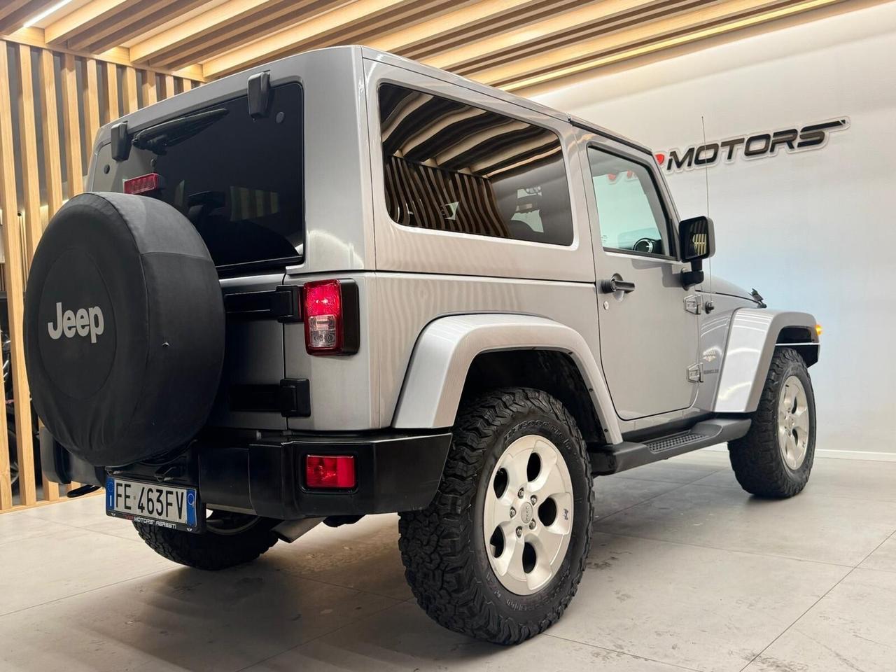 Jeep Wrangler 2.8 CRD SAHARA UNLIMITED PARI AL NUOVO restilyng
