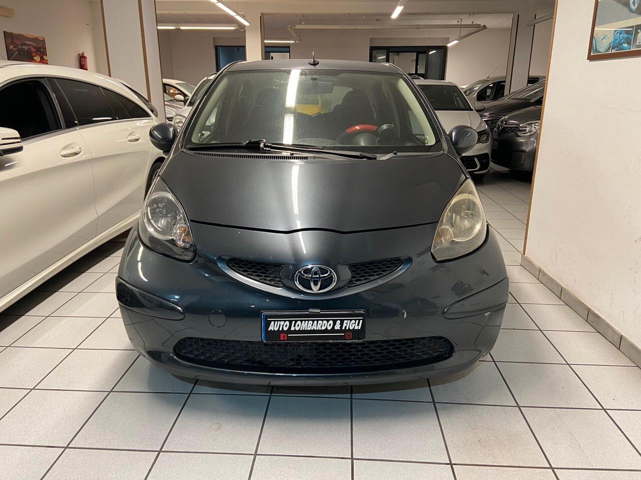 Toyota Aygo 1.0 12V VVT-i 5 porte Sol Connect