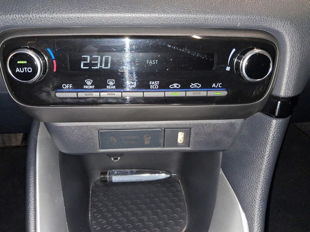 TOYOTA Yaris 4ª serie - Yaris 1.5 Hybrid 5 porte Trend