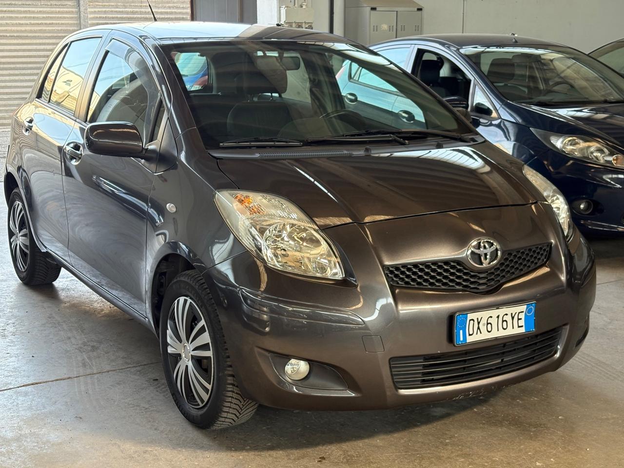 Toyota Yaris 1.0 5 porte Sol