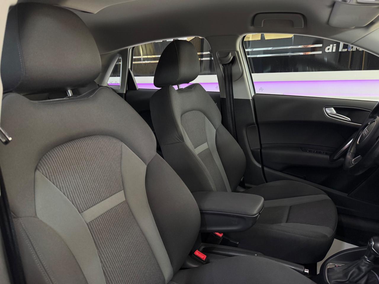 Audi A1 1.6 TDI 116CV S tronic Sport Bi-Color