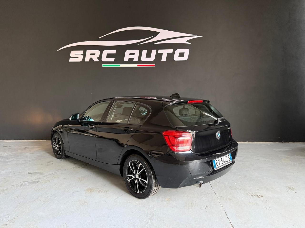 Bmw 118 118d 5p. Unique
