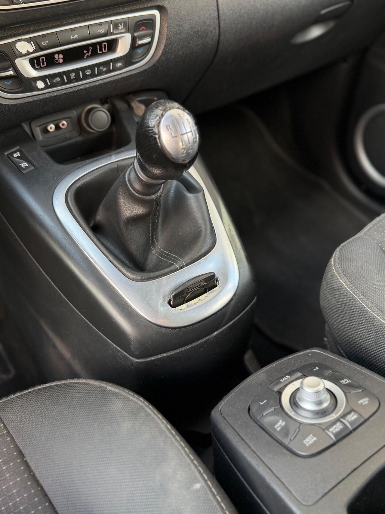 Renault Scenic Scénic X-Mod 1.5 dCi 110CV Luxe