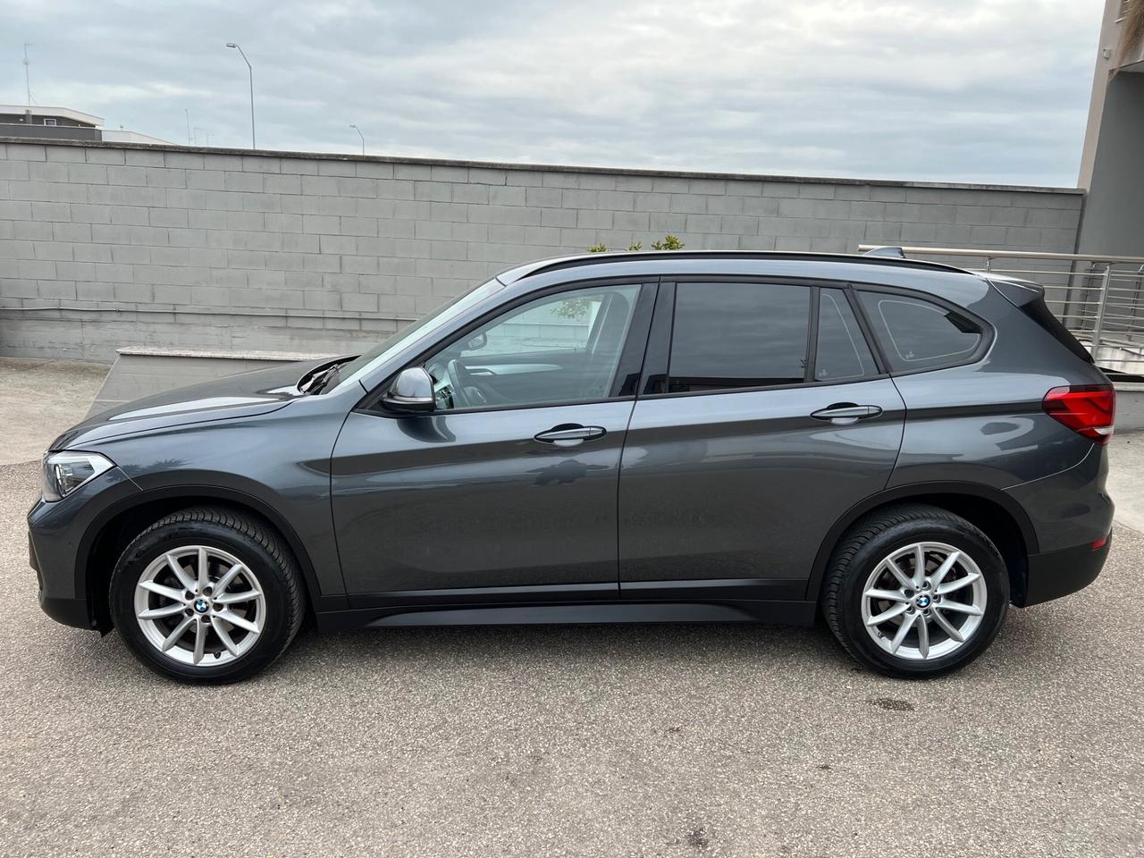 Bmw X1 sdrive16d Business Advantage LED/NAVI/PDC PERFETTA