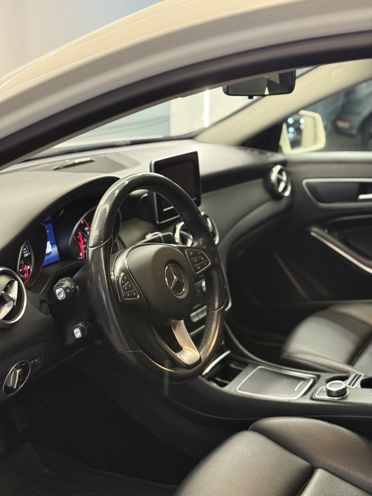 Mercedes-benz GLA 180 d Automatic Business