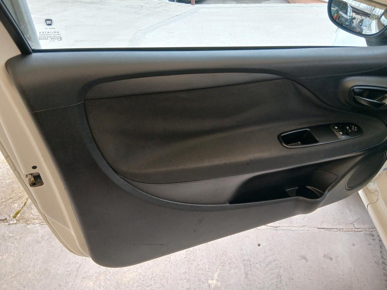 Fiat Punto Evo 1.2 benzina 3 porte full 11