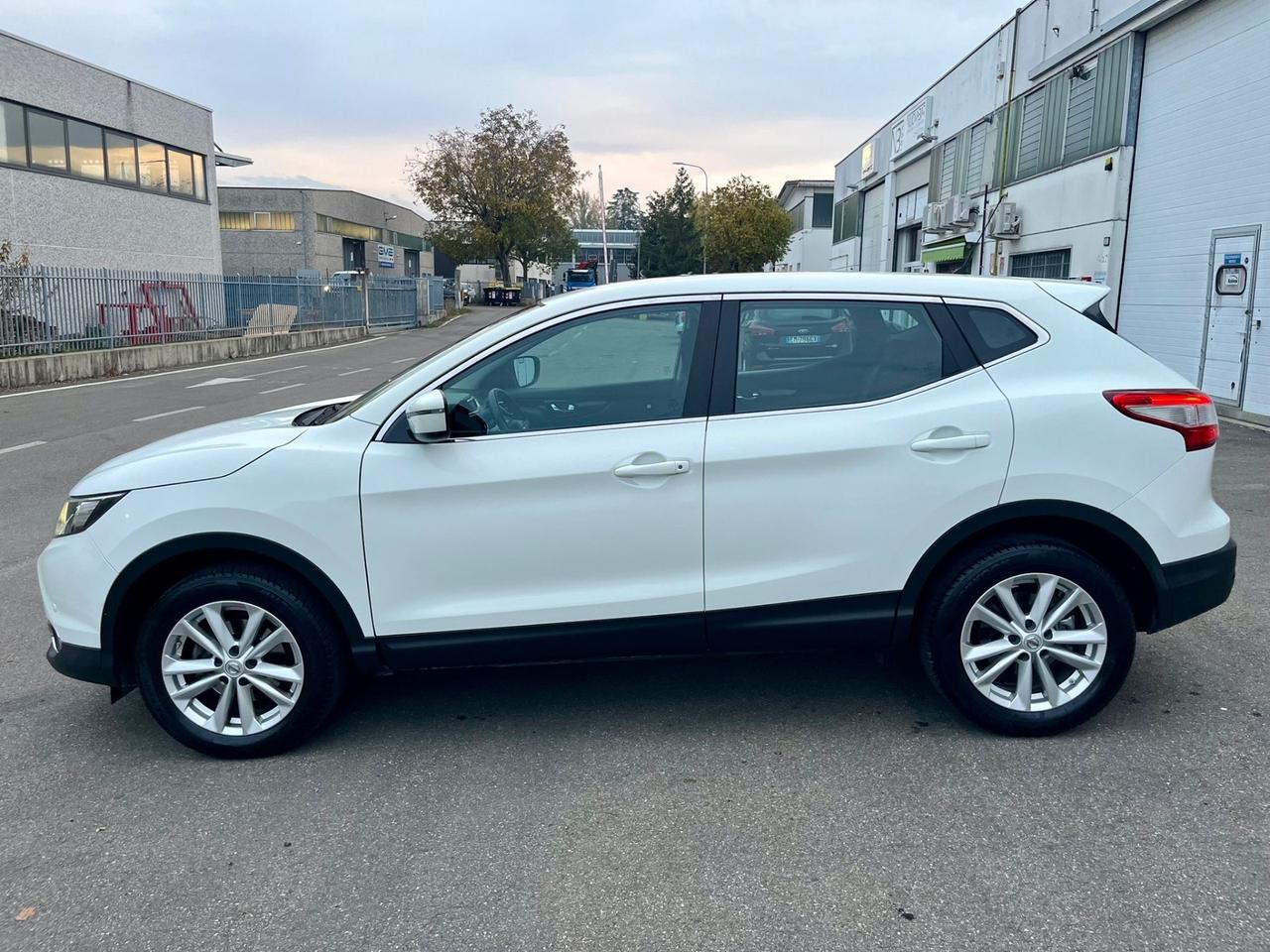 Nissan Qashqai 1.2benz 2015 106.000km perfetta