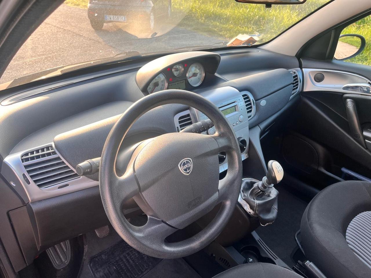 Lancia Ypsilon 1.2 Platino