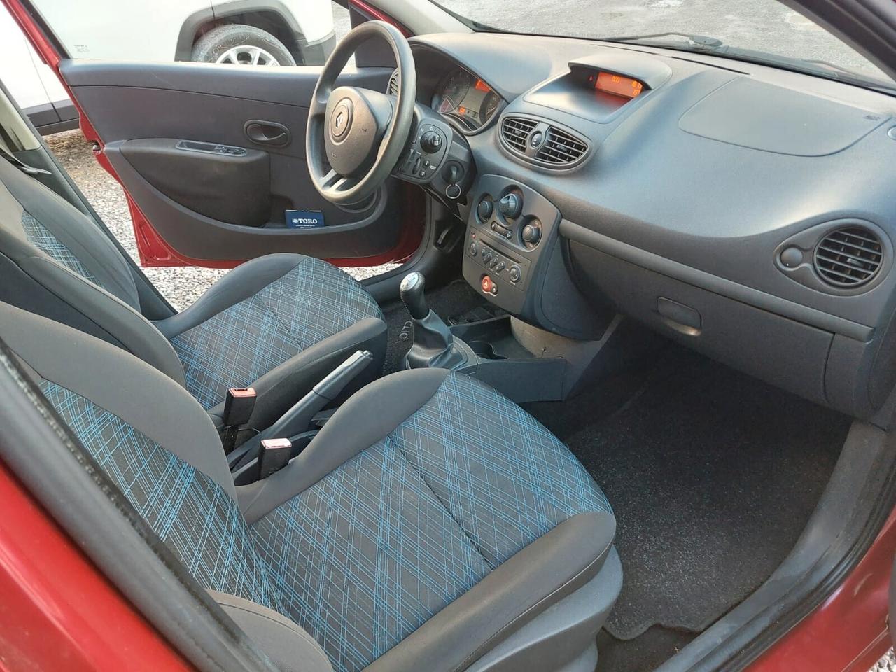 Renault Clio Storia 1.2 16V 5 porte Dynamique
