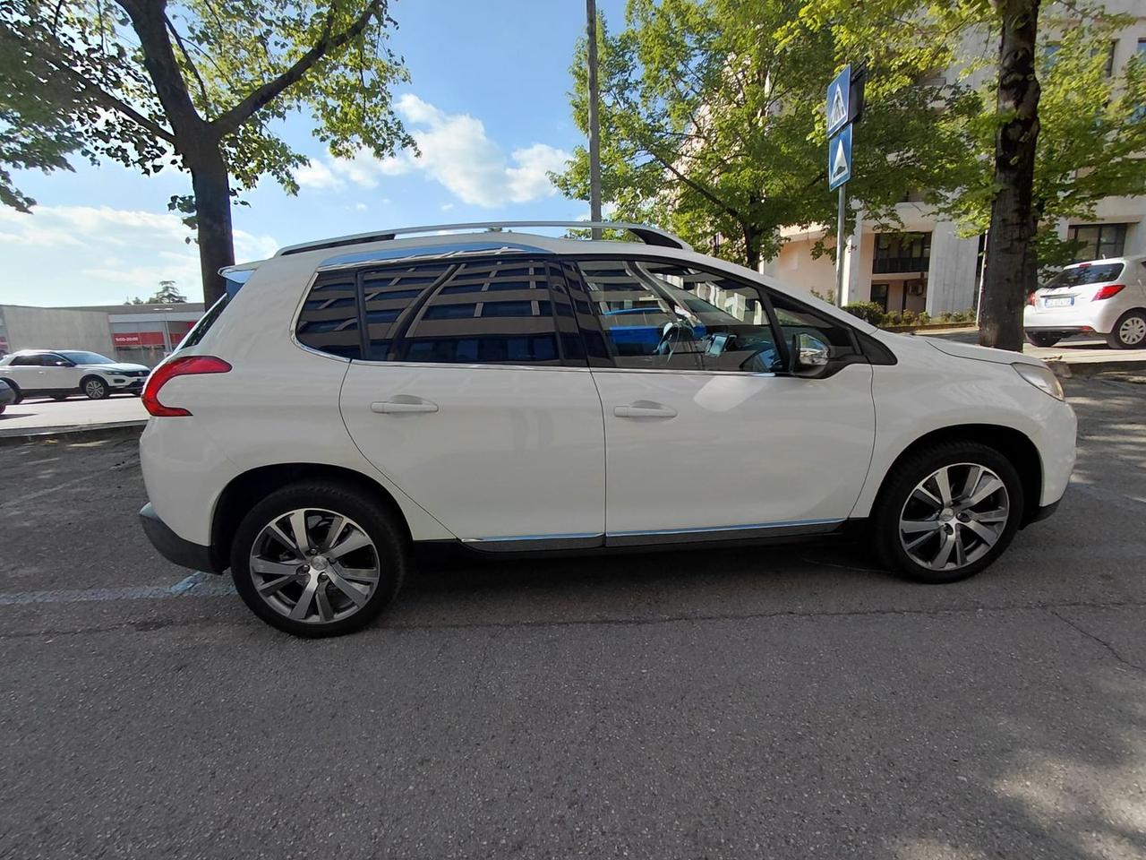 Peugeot 2008 Allure 1.6 Blue HDI 100 #10511