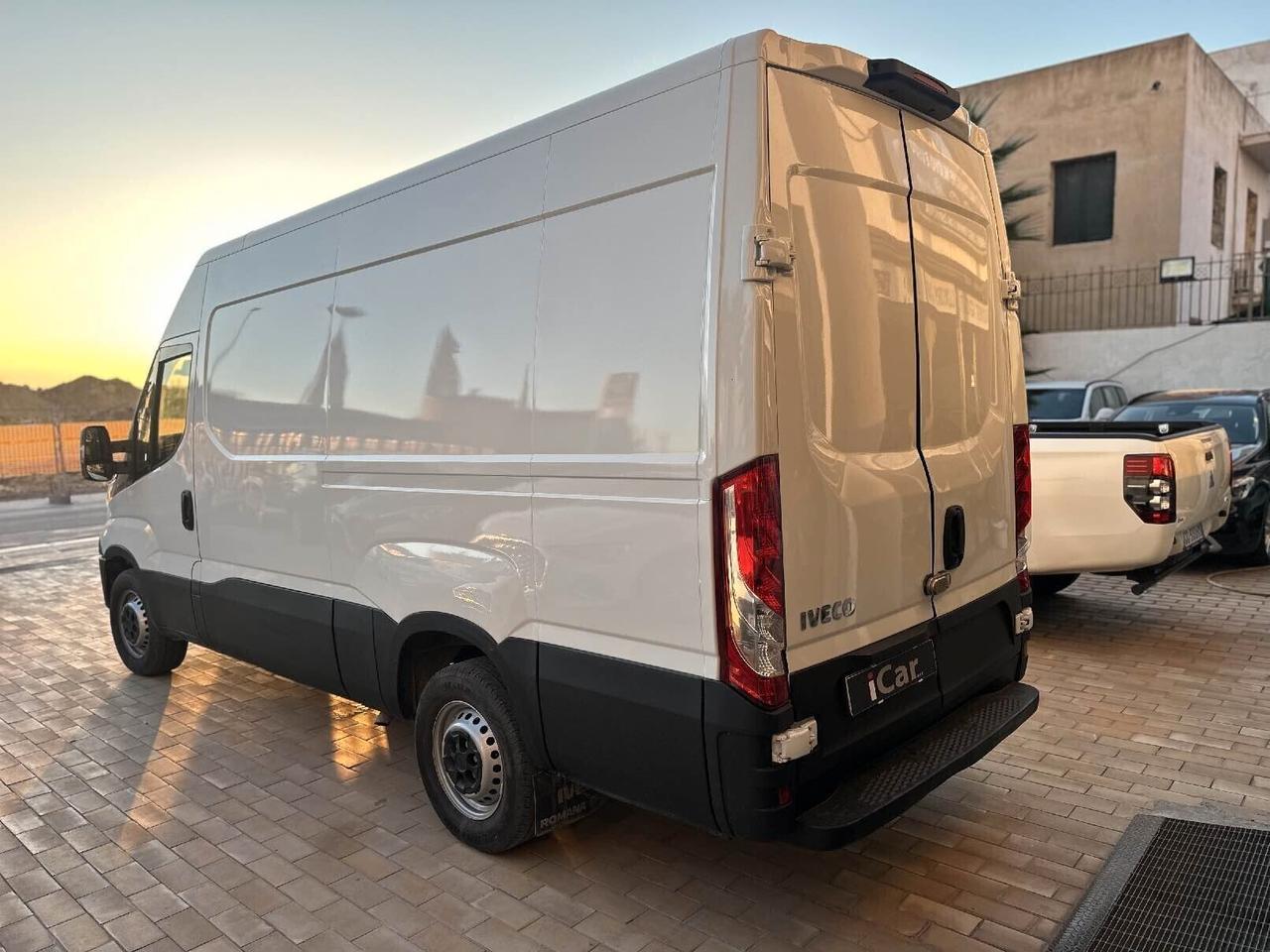 Iveco Daily 35S14SV 2.3HPT PM-TN Furgone Blue Power