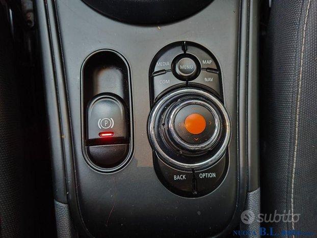 MINI - Countryman - Mini One Northwood Edition