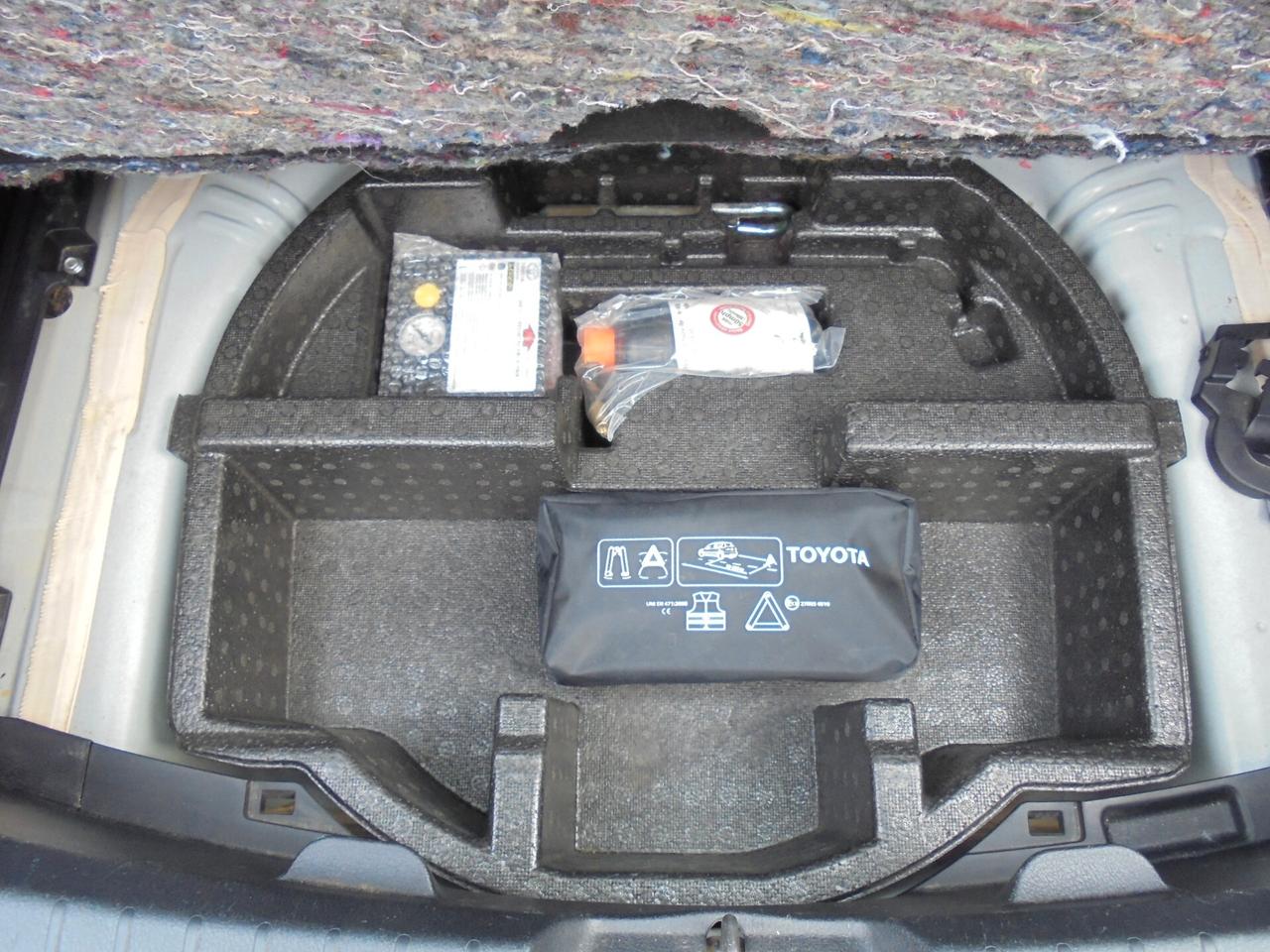 TOYOTA YARIS 1.4 D-4D 5P LOUNGE – UNIPROPRIETARIO-