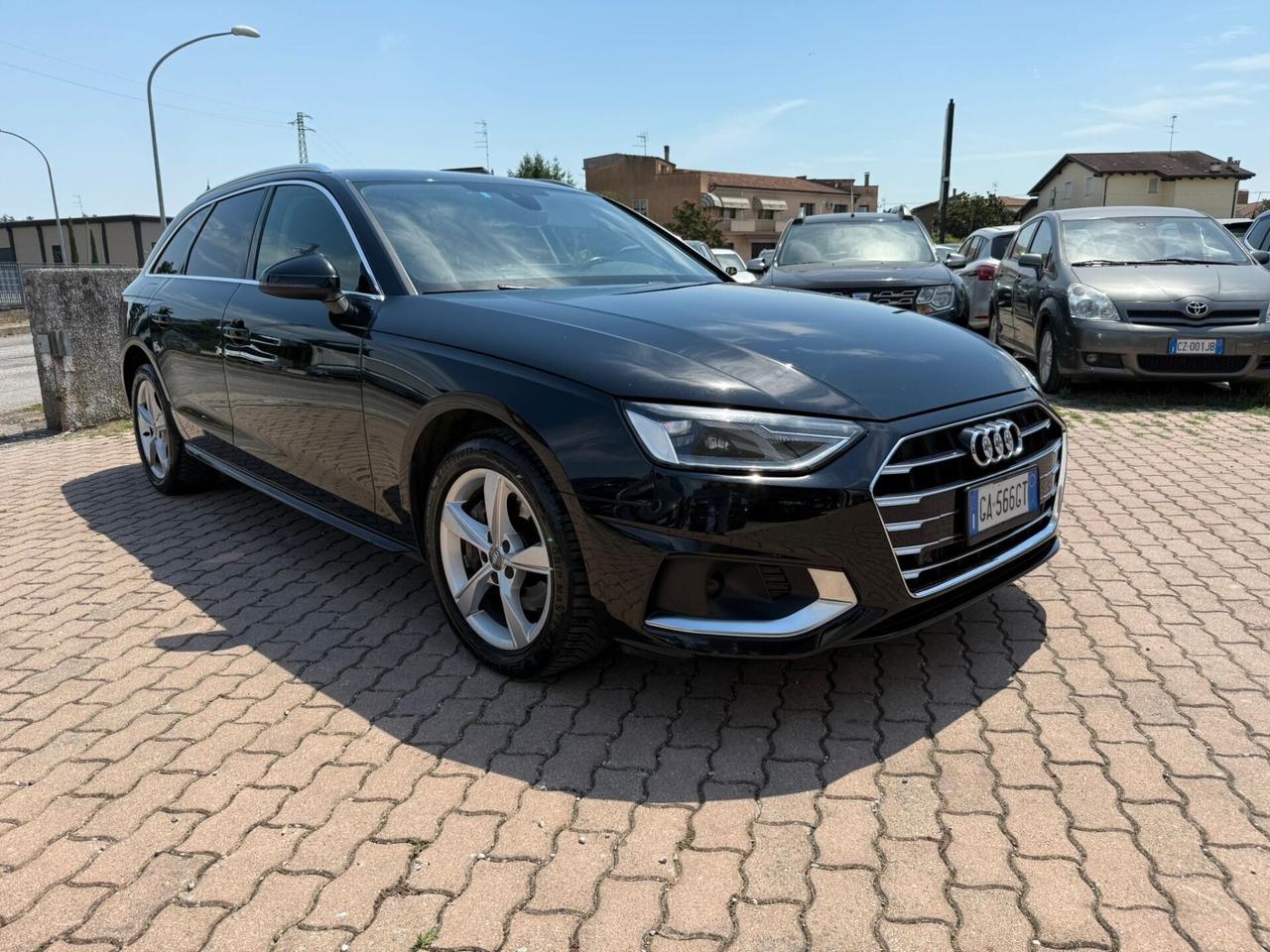 Audi A4 Avant 40 TDI S tronic S line edition