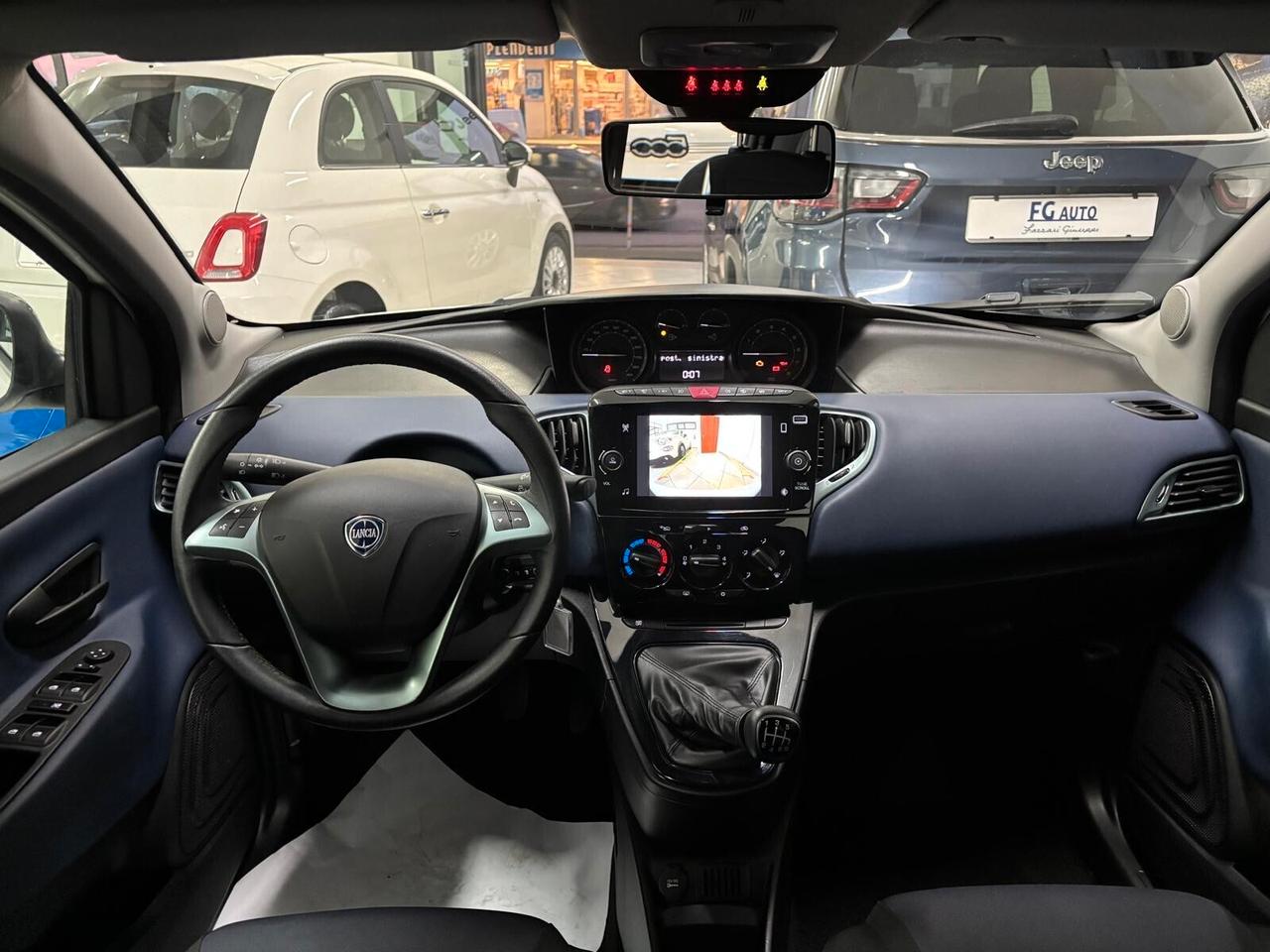 Lancia Ypsilon 1.0 FireFly 5 porte S&S Hybrid Platino