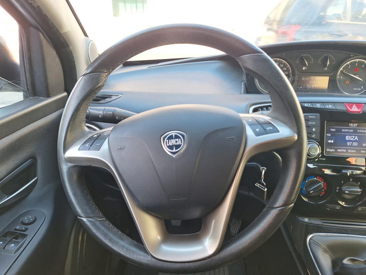 Lancia Ypsilon 1.2 69 CV 5 porte GPL Ecochic Silver