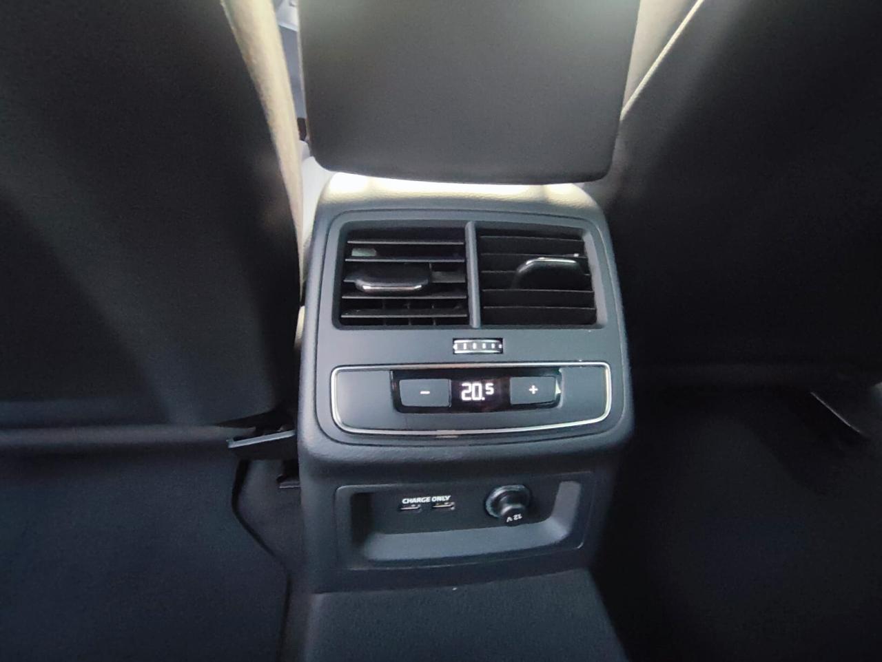 Audi A4 Avant 40 2.0 tdi S line edition 204cv s-tronic