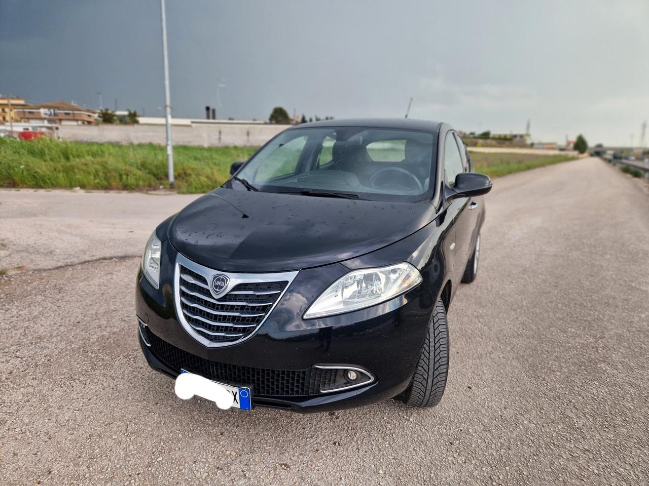 Lancia Ypsilon 0.9 TwinAir 85 CV 5 porte Metano Ecochic Gold
