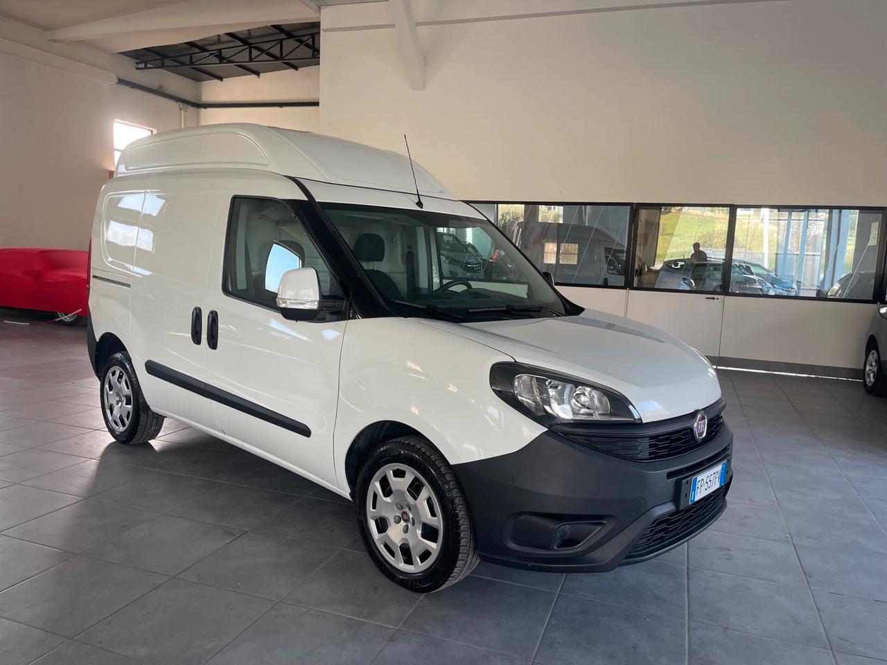 Fiat Doblò 1.4 T-Jet 16V Natural Power Tetto Alto