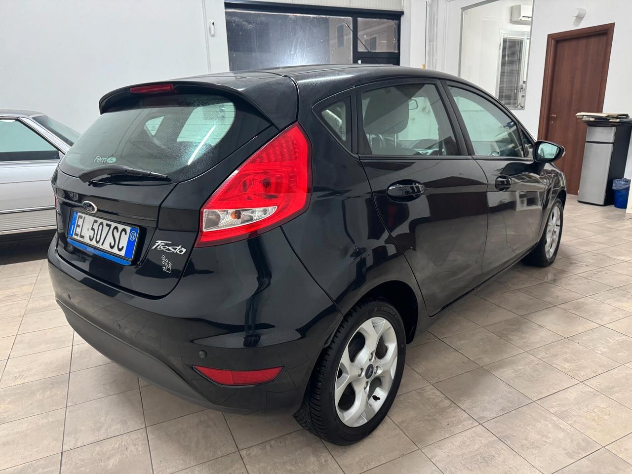 Ford Fiesta 1.4 16V 5p. Bz.- GPL Titanium Bs.