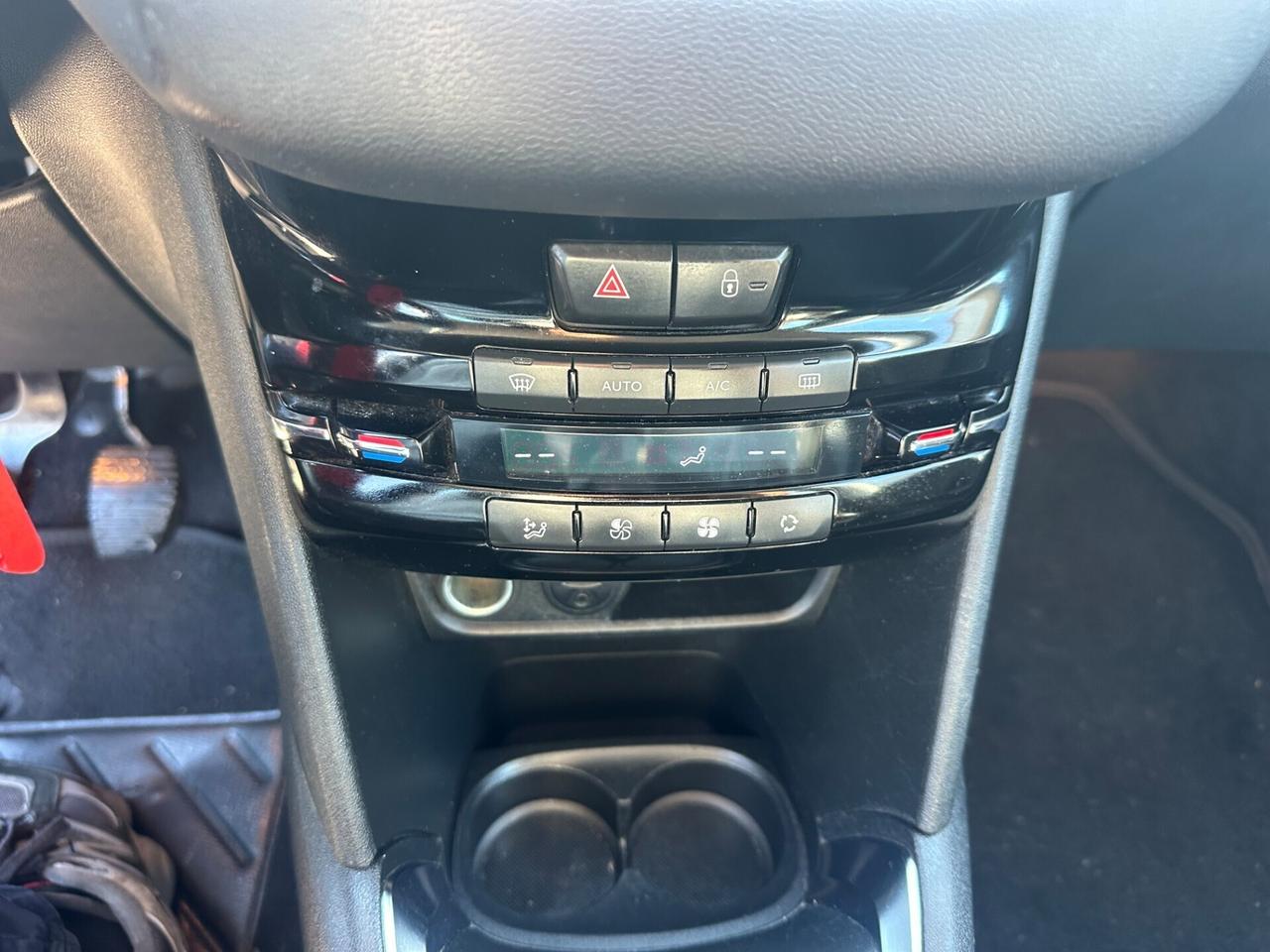 Peugeot 208 1.4 HDi 68 CV Allure 2014