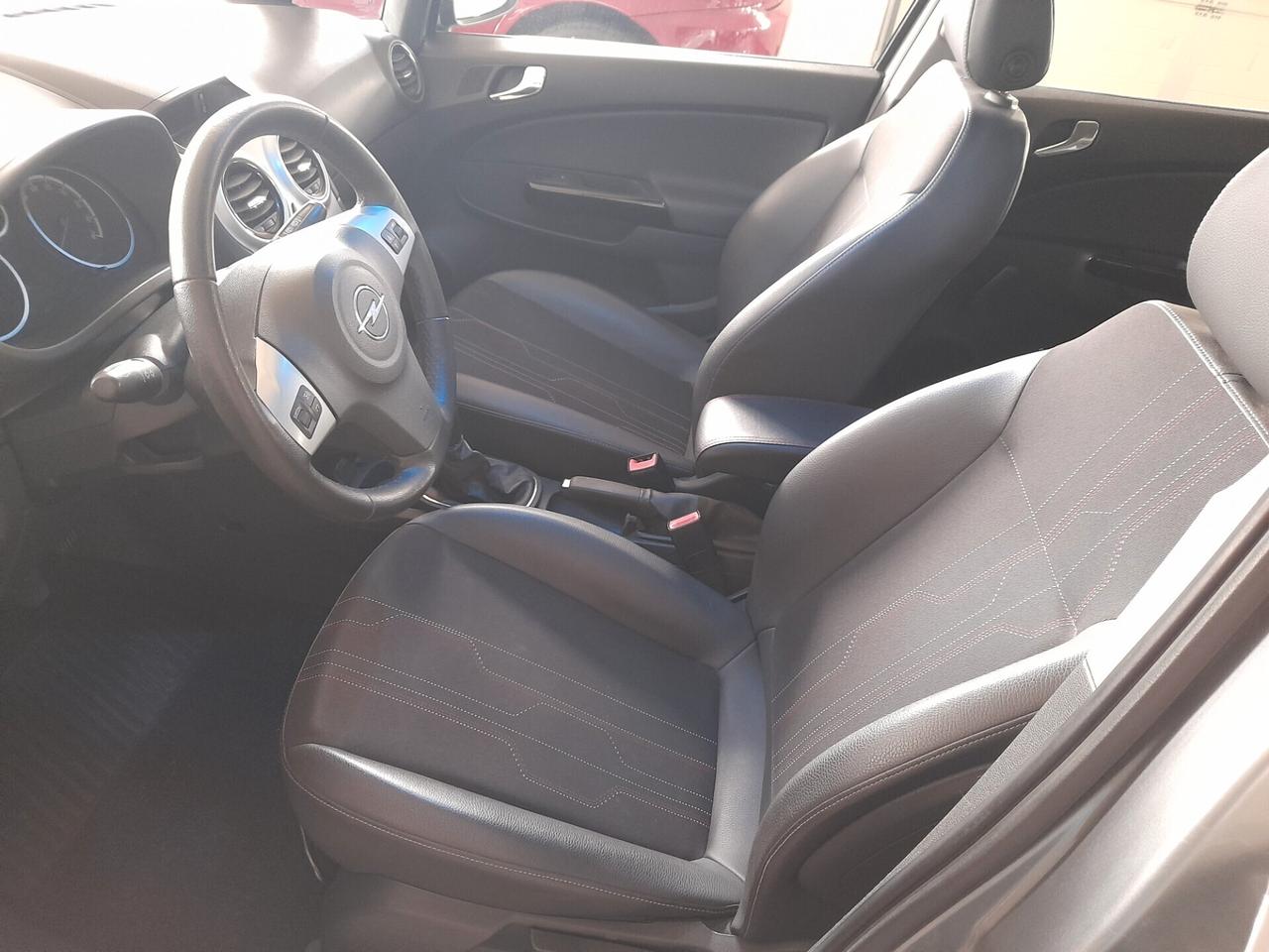 Opel Corsa 1.2 5 porte Cosmo