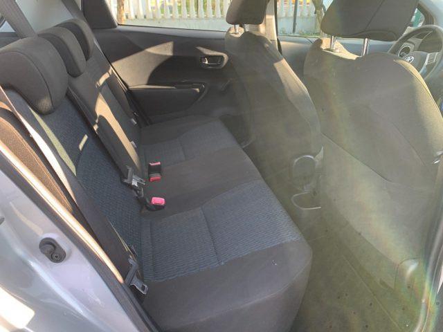 TOYOTA Yaris 1.0 5 porte Active